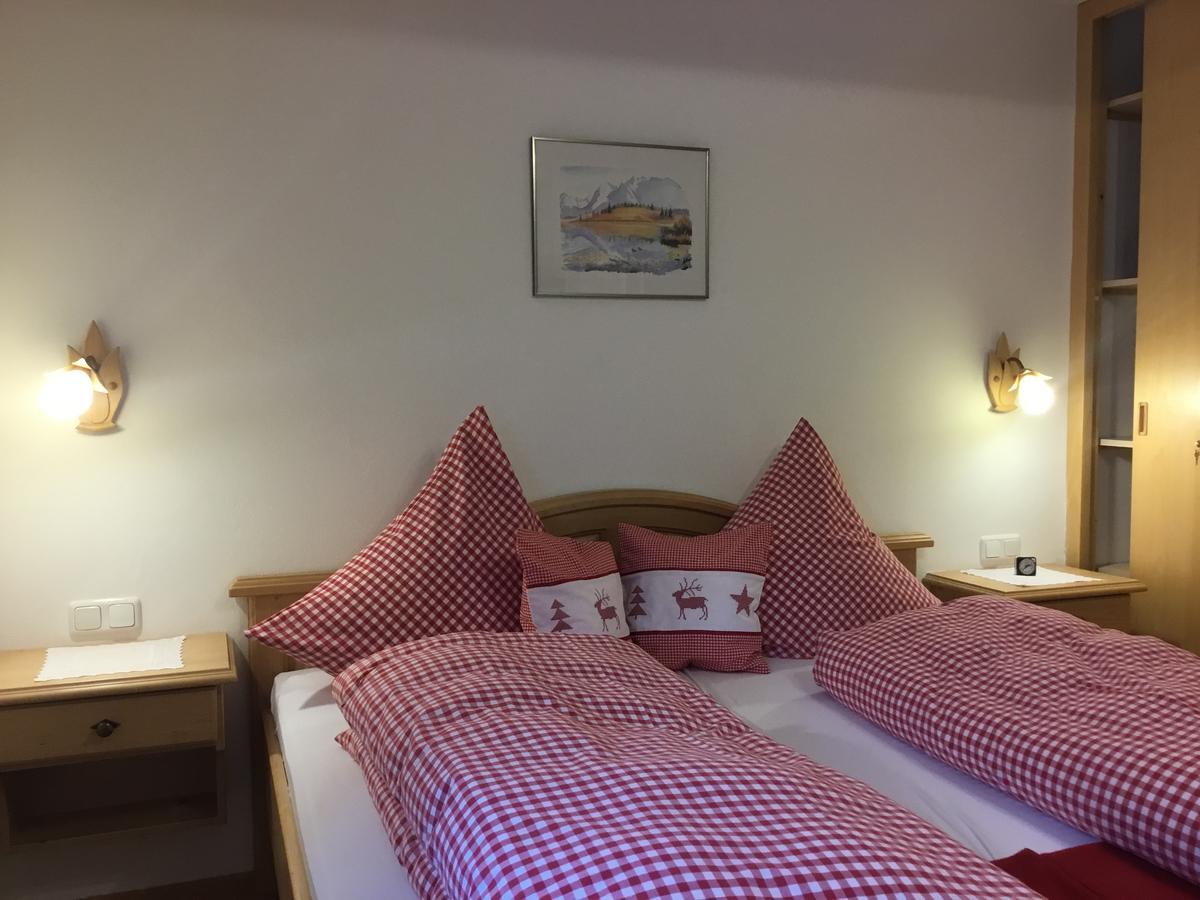 Apartament Almroeserl Mittenwald