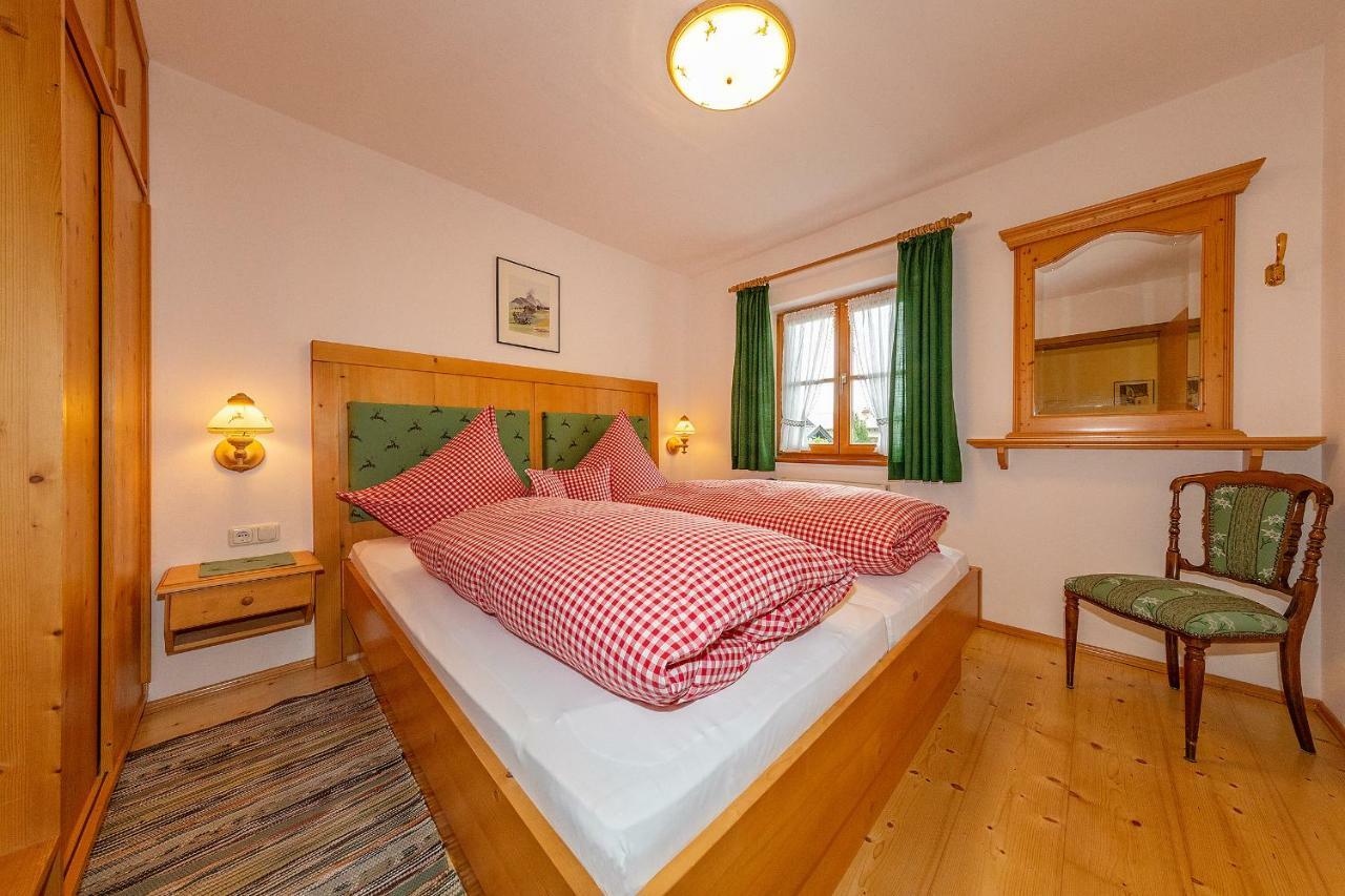 Almroeserl Apartament *
