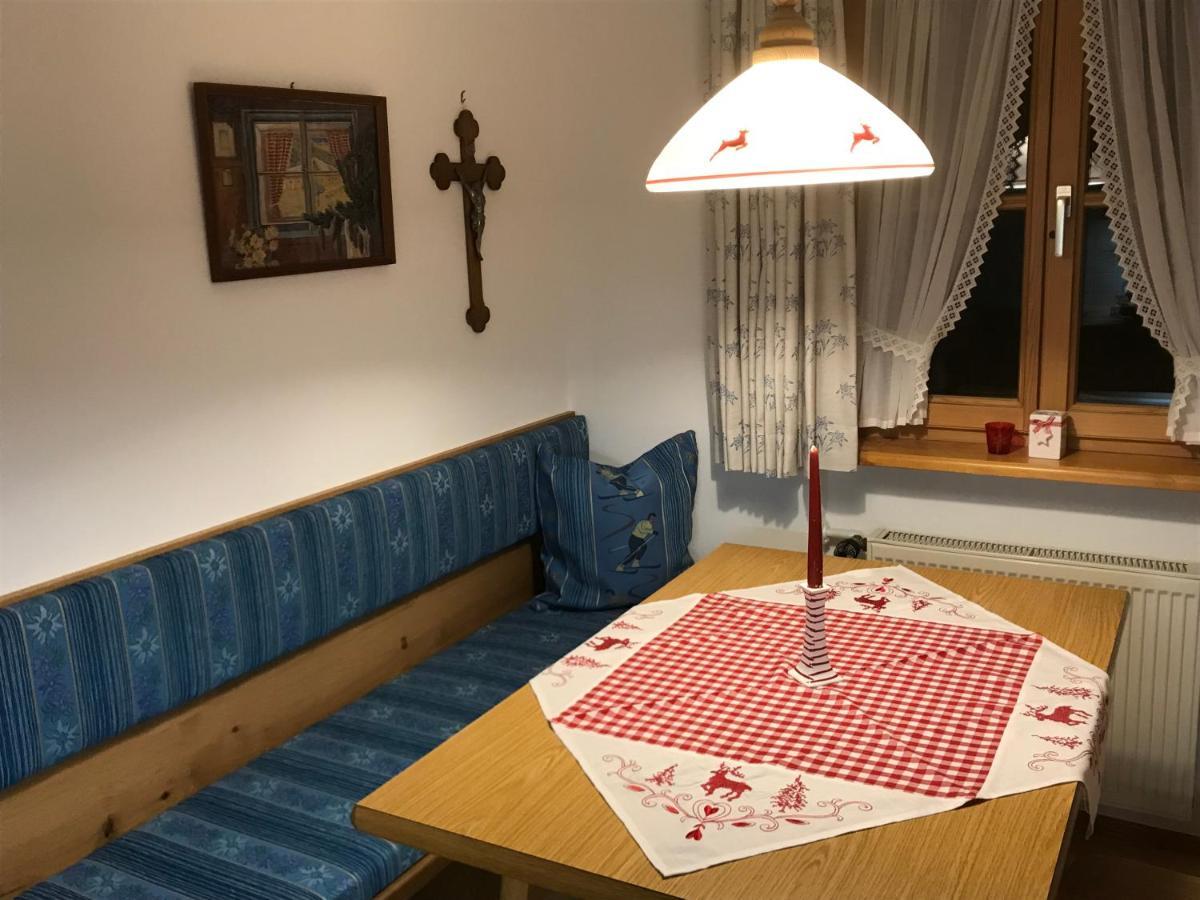 Almroeserl Apartment *