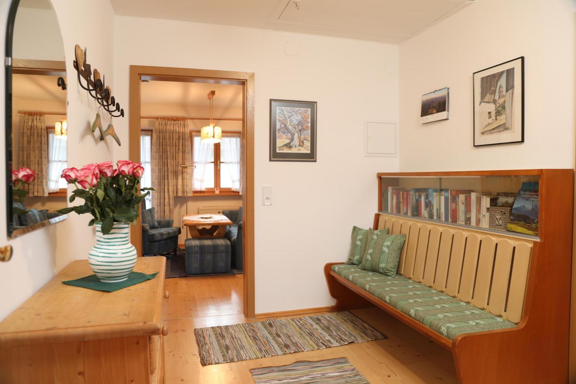 Apartment Almroeserl Mittenwald