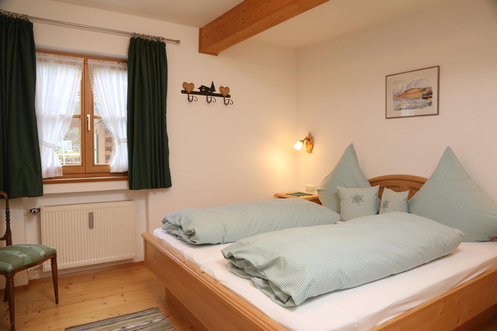 Almroeserl Apartment
