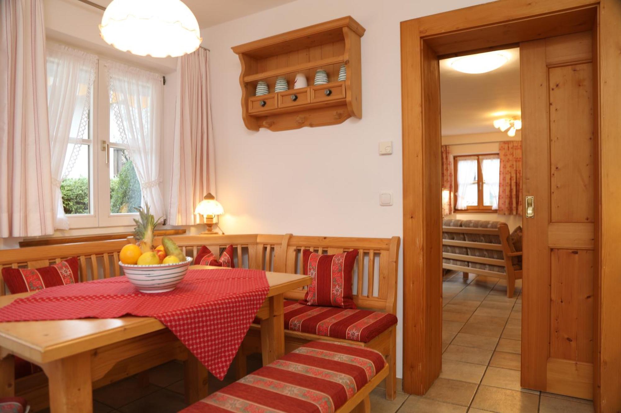 Apartment Almroeserl Mittenwald