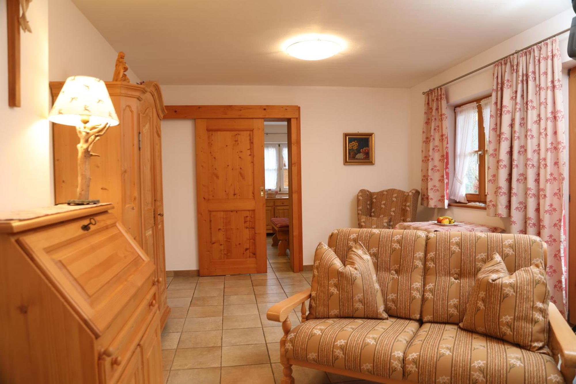 Apartment Almroeserl *